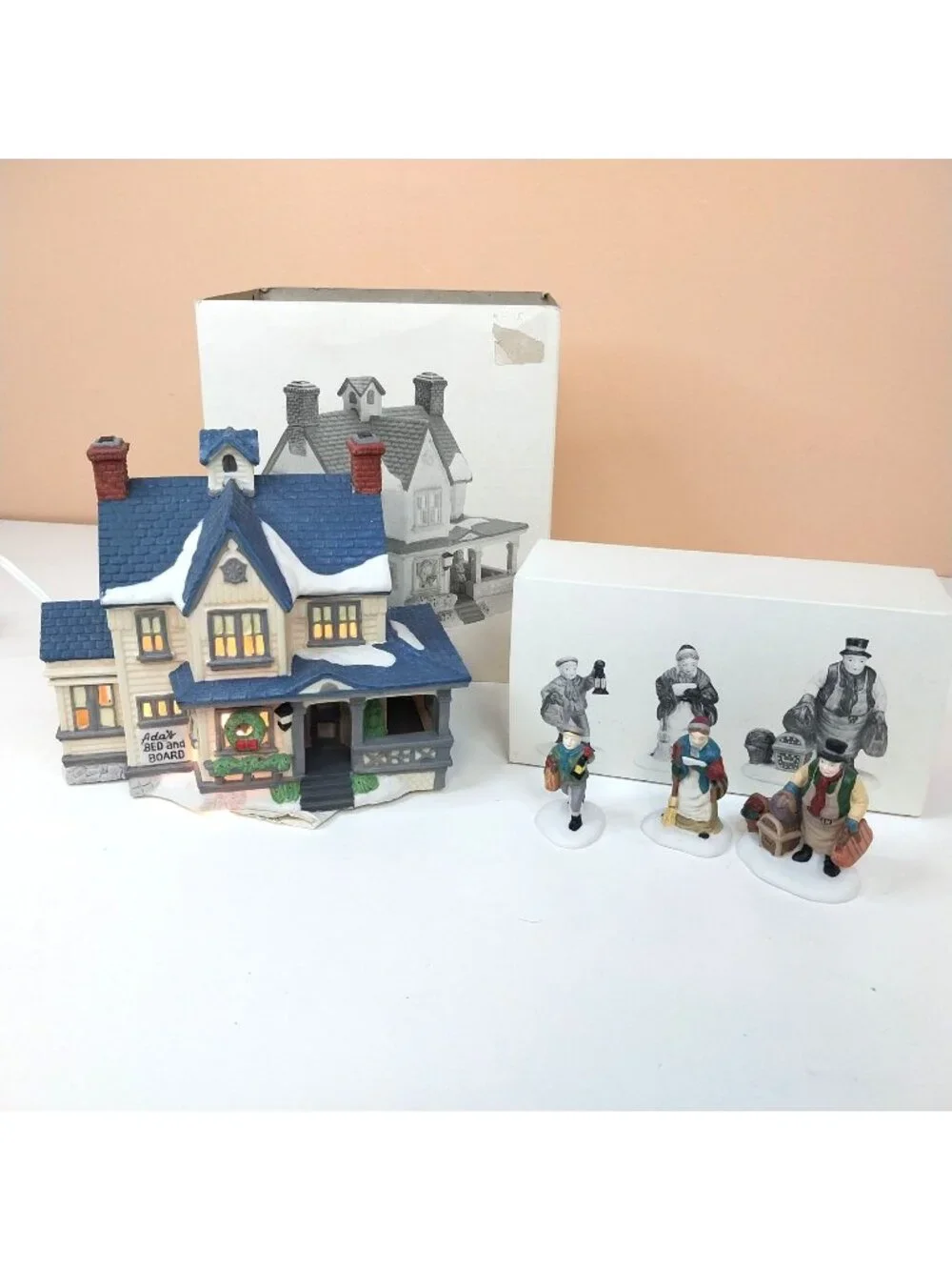Department 56 New England Boarding House 5940-4 & Come Into The Inn 5560-3